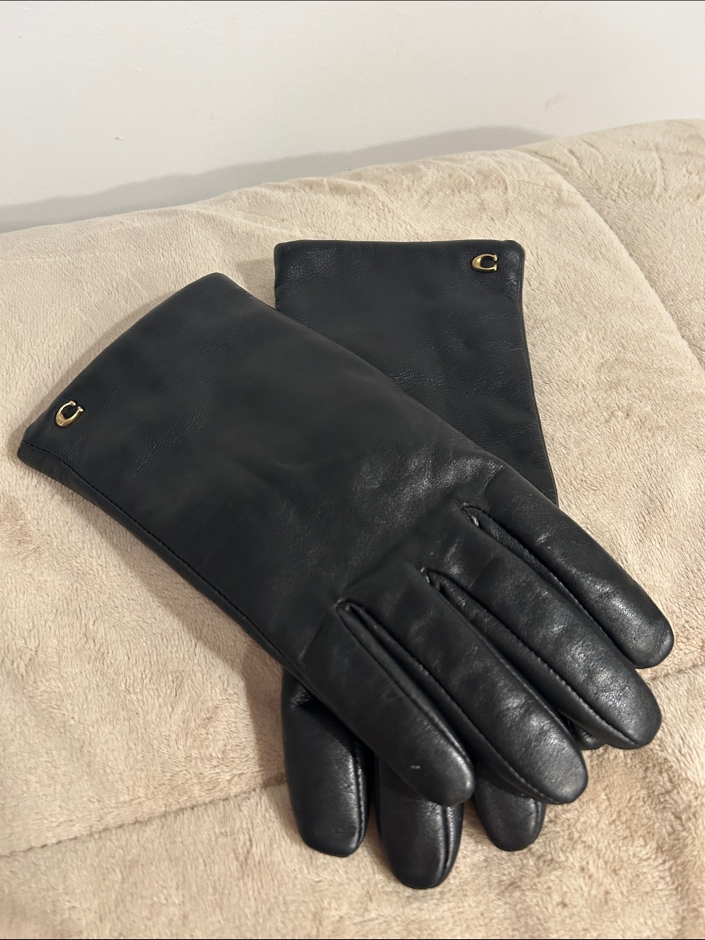 Coach Women’s Black Leather Gloves with Gold Accent Size 7.5